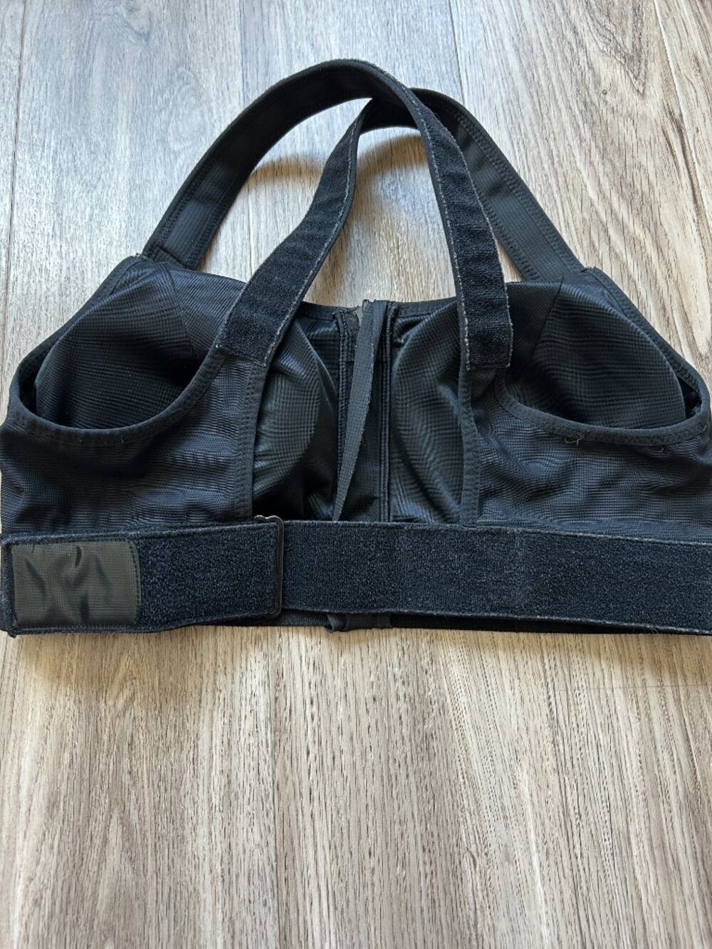 SheFit High Impact Ultimate Sports Bra in Black Gym Workout Athletic Size 1 Luxe - Picture 8 of 9